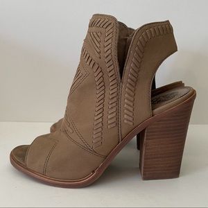 Vince Camuto Karinta Sandal Taupe Buff Sz 8.5